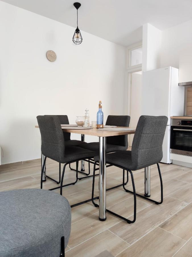 Apartments Leticia Врси Экстерьер фото