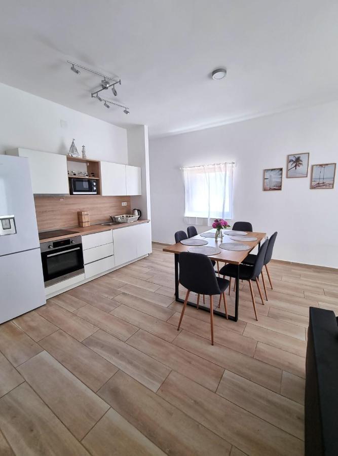 Apartments Leticia Врси Экстерьер фото