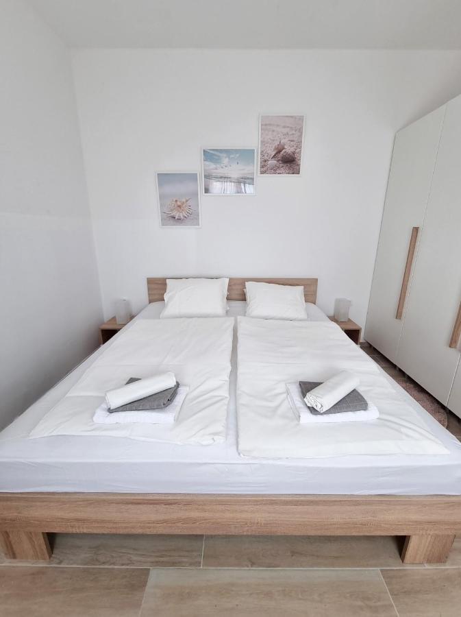 Apartments Leticia Врси Экстерьер фото